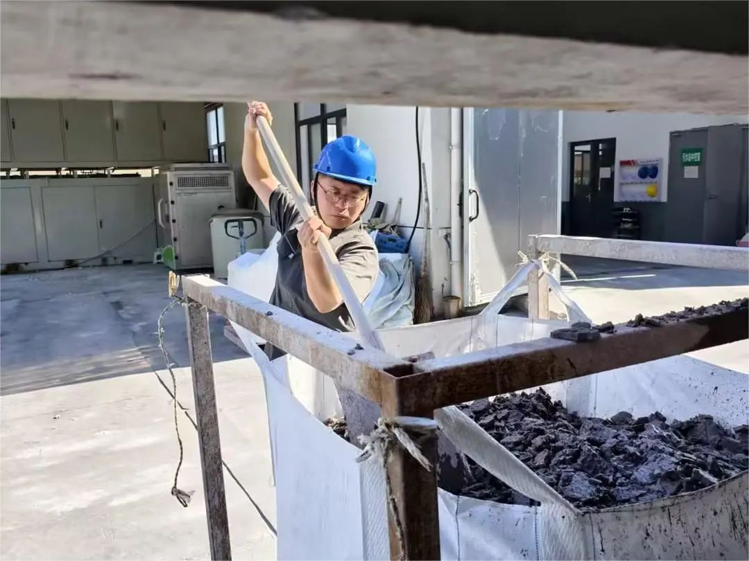 1752561660285940.jpg 1752561660285940.jpg